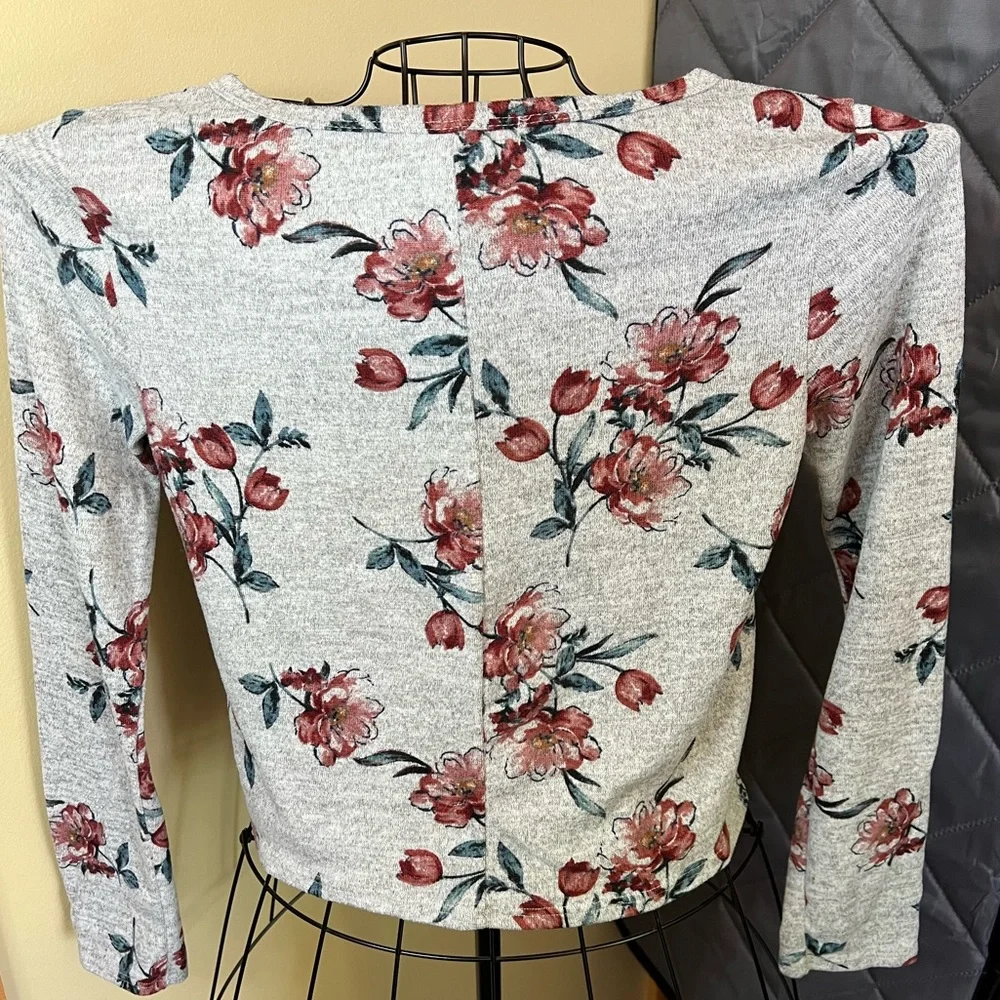 Active USA - L - Floral long sleeve crop top - Picture 7 of 7